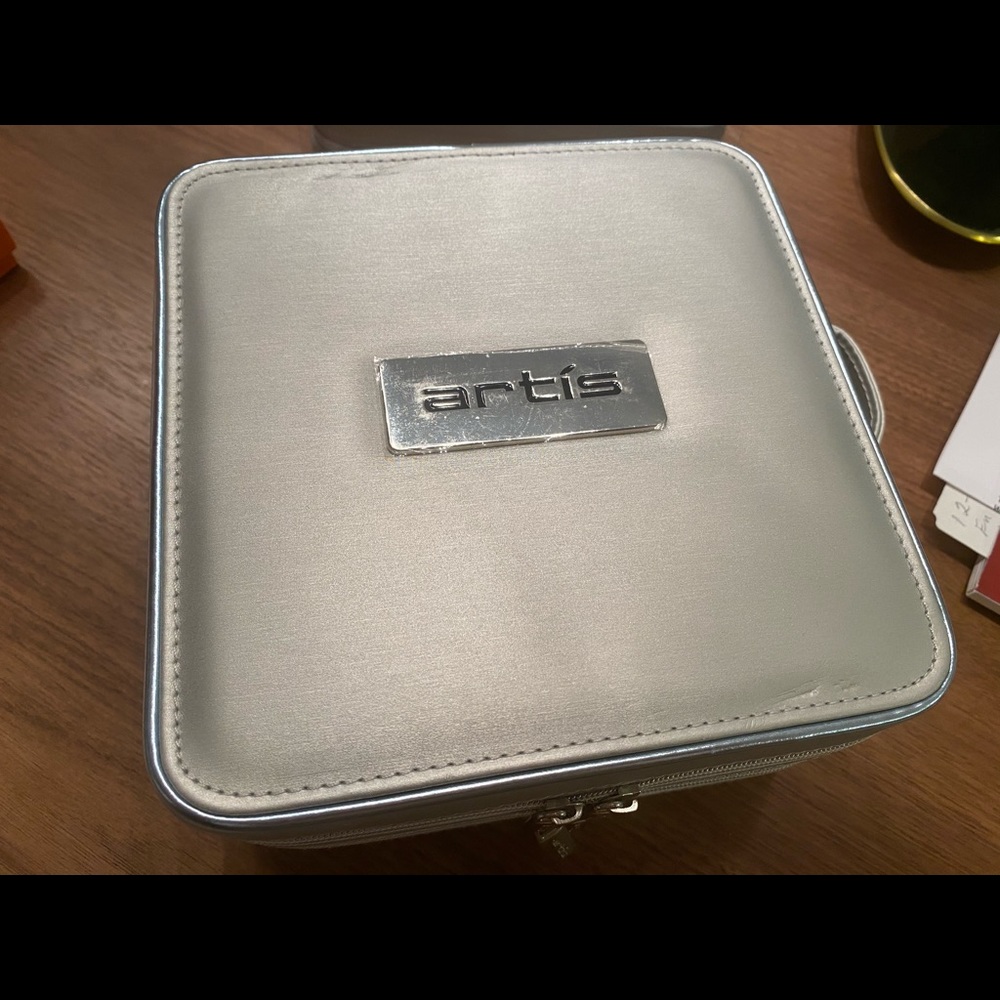 Artis Digit 10 Brush Set in Luxury Case